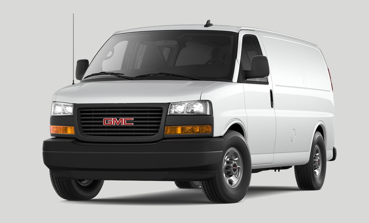 Fourgonnette utilitaire GMC Savana 2024 de GM Envolve.